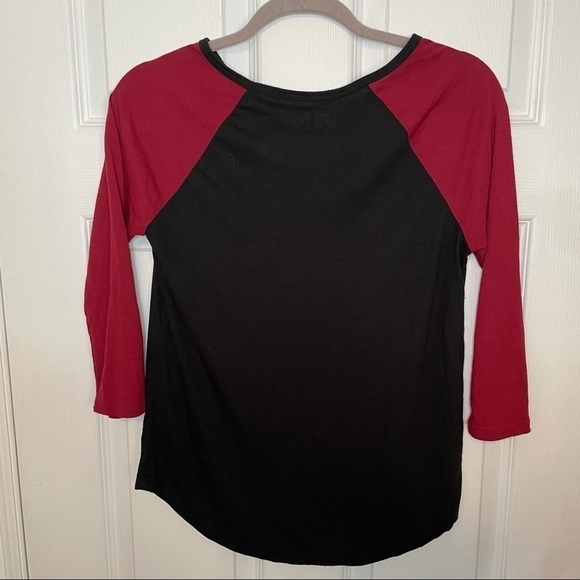 Harry Potter Official Platform 9 3/4 Red & Black Baseball Shirt Medium - Picture 2 of 4